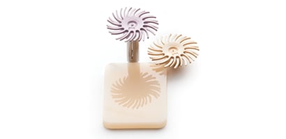 Filtek™ Ultimate Universal Restorative Sof-Lex™ Diamond Polishing System
